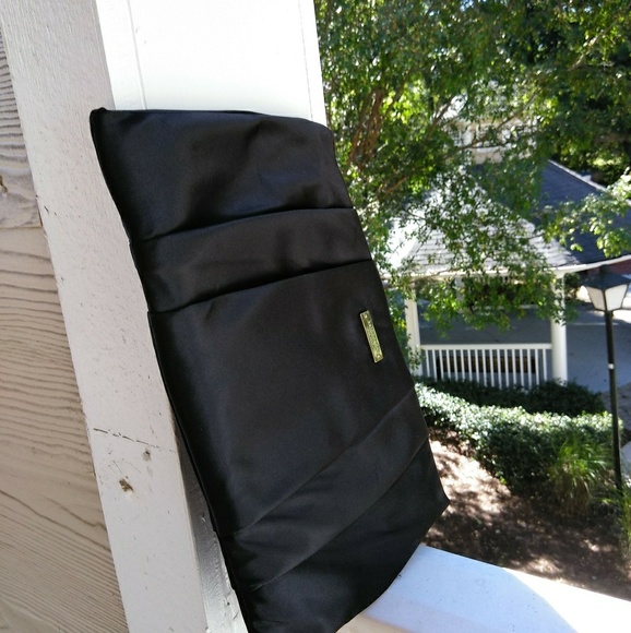 Purse - Picture 2 of 3